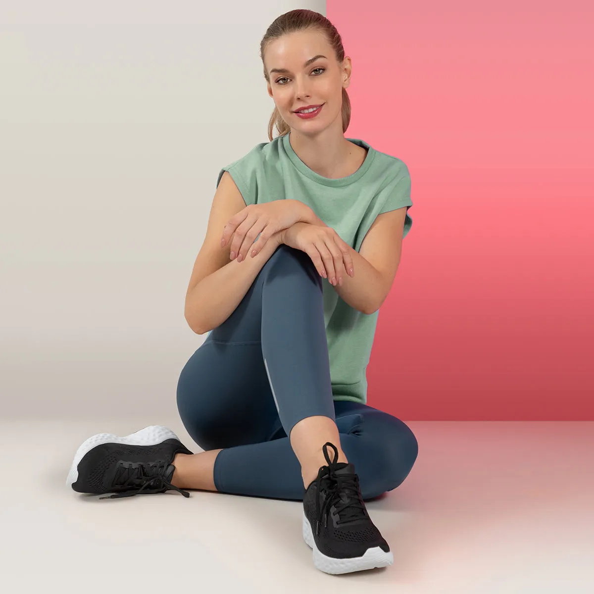 Aetrex Danika Arch Support Sneaker