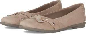 BZees Womens Kira Ballet Flat Latte Microfiber 9.5 W