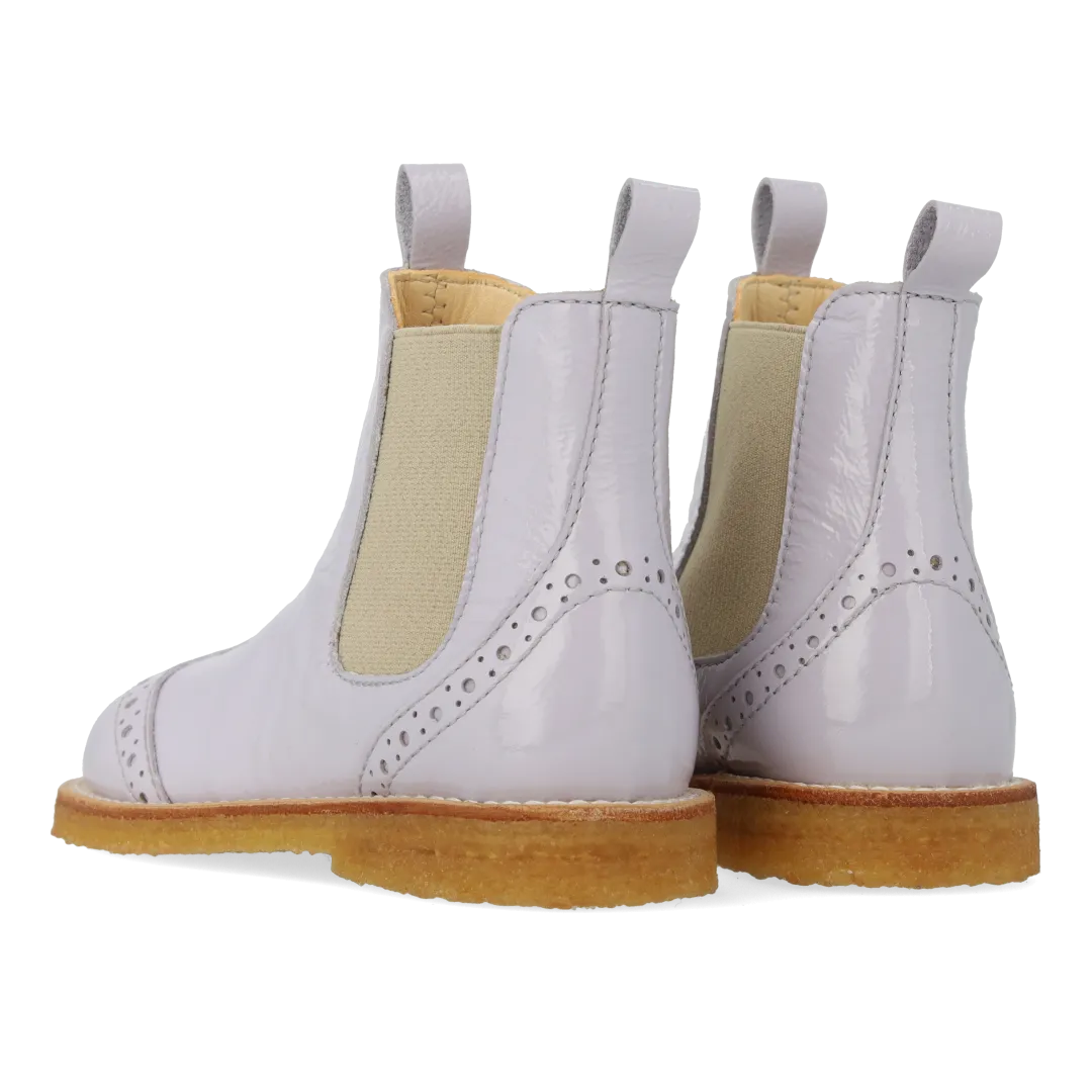 Chelsea boot with brogue lace pattern
