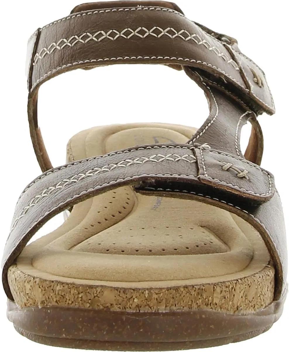 Clarks Women's Roseville Mae Flat Sandal