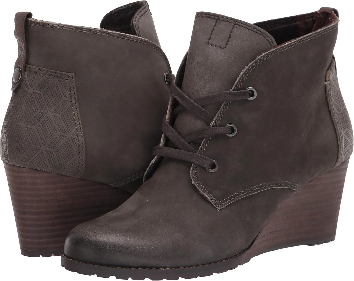 Cobb Hill Women's Lucinda Chukka Boot