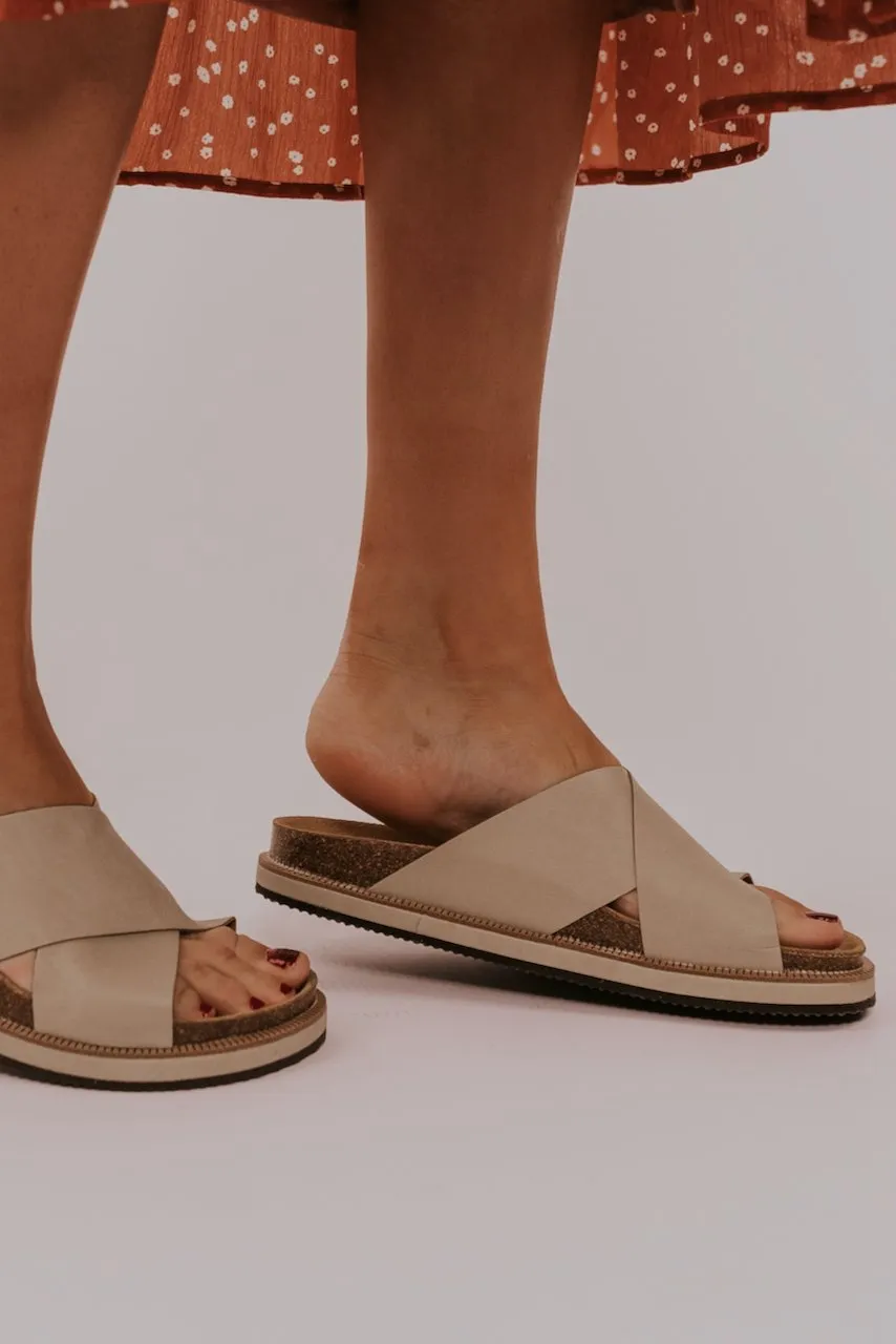 Footbed Sidelines Reliable customer service Sandal People Privacy-focused Free