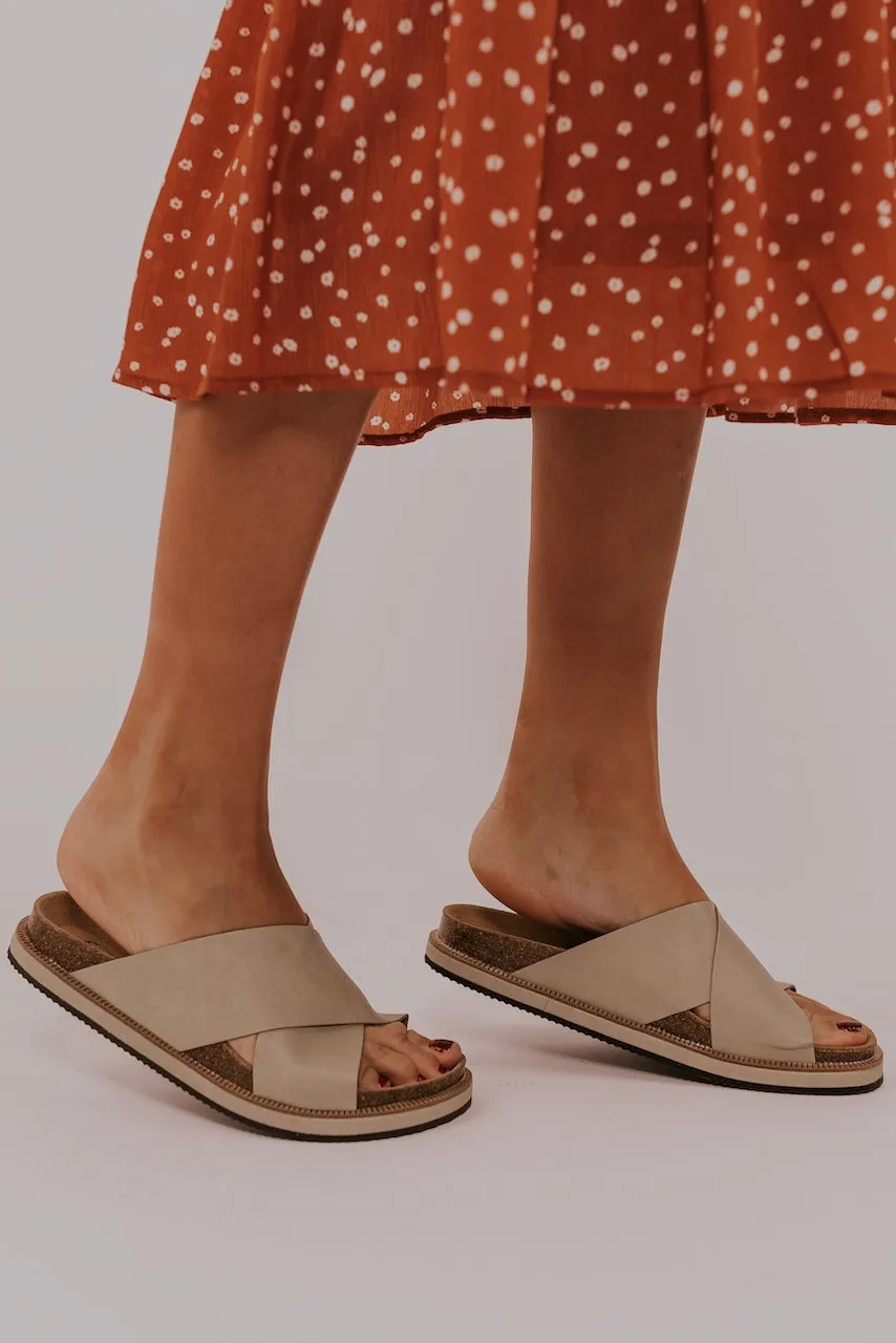 Footbed Sidelines Reliable customer service Sandal People Privacy-focused Free