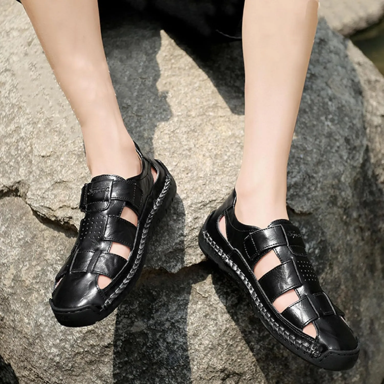 Men's Leather Hollow Out Hook Loop Flat Fisherman Sandals Closed Toe Head Soft Bottom Hand Stitching Wading Sandals Summer Comfort Anti-Slip Casual Wading Beach Sandals