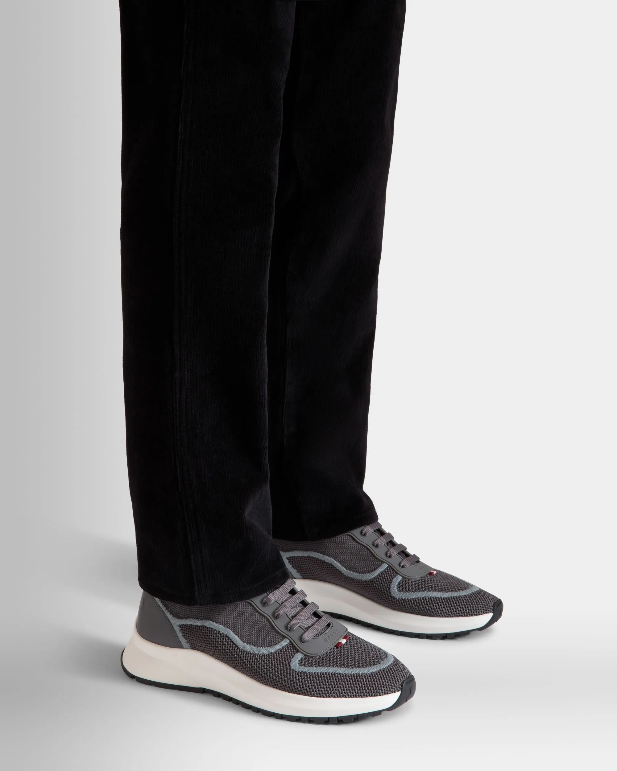 Outline Sneaker In Grey Knit