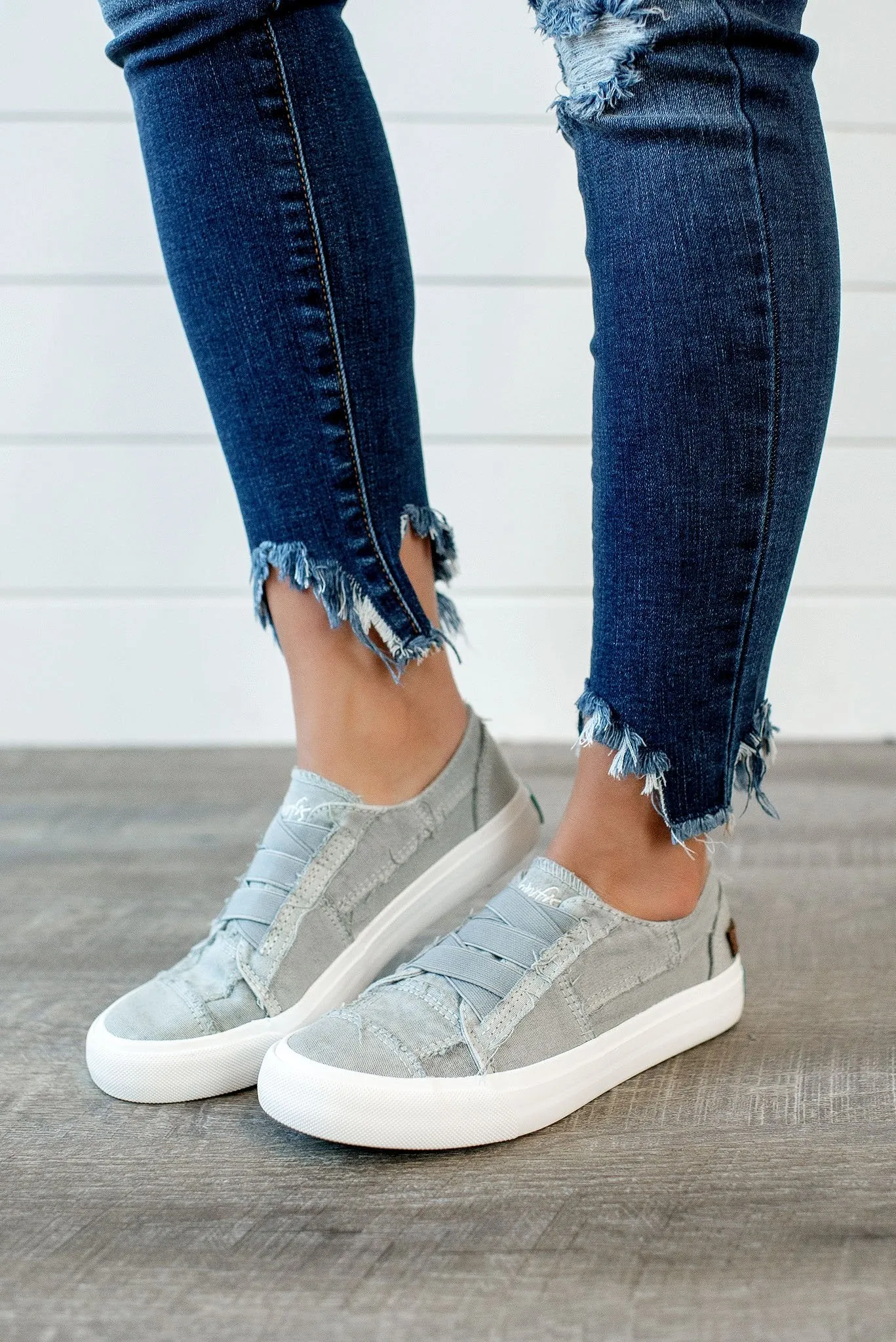 Slip Durable materials Canvas Fashion Washed Sneakers Marley Blowfish Comfortable Sweet Gray Localized shipping On