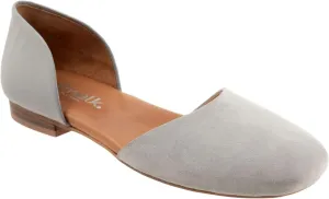 SoftWalk Women's Kamari Ballet Flat