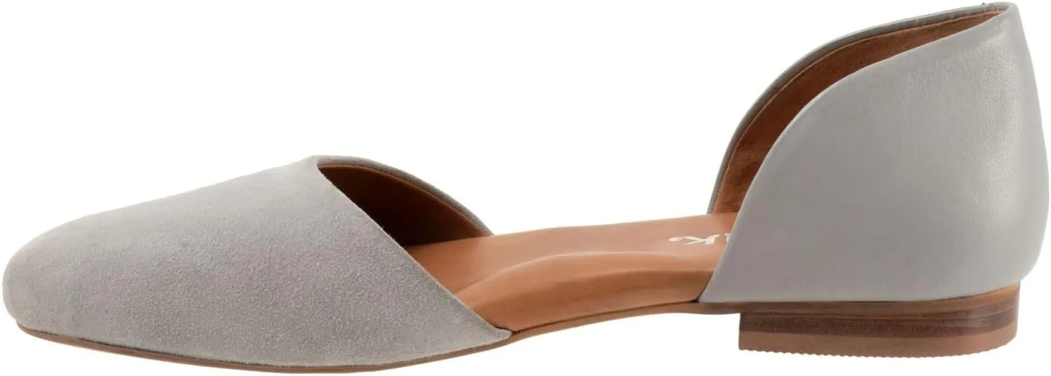 SoftWalk Women's Kamari Ballet Flat