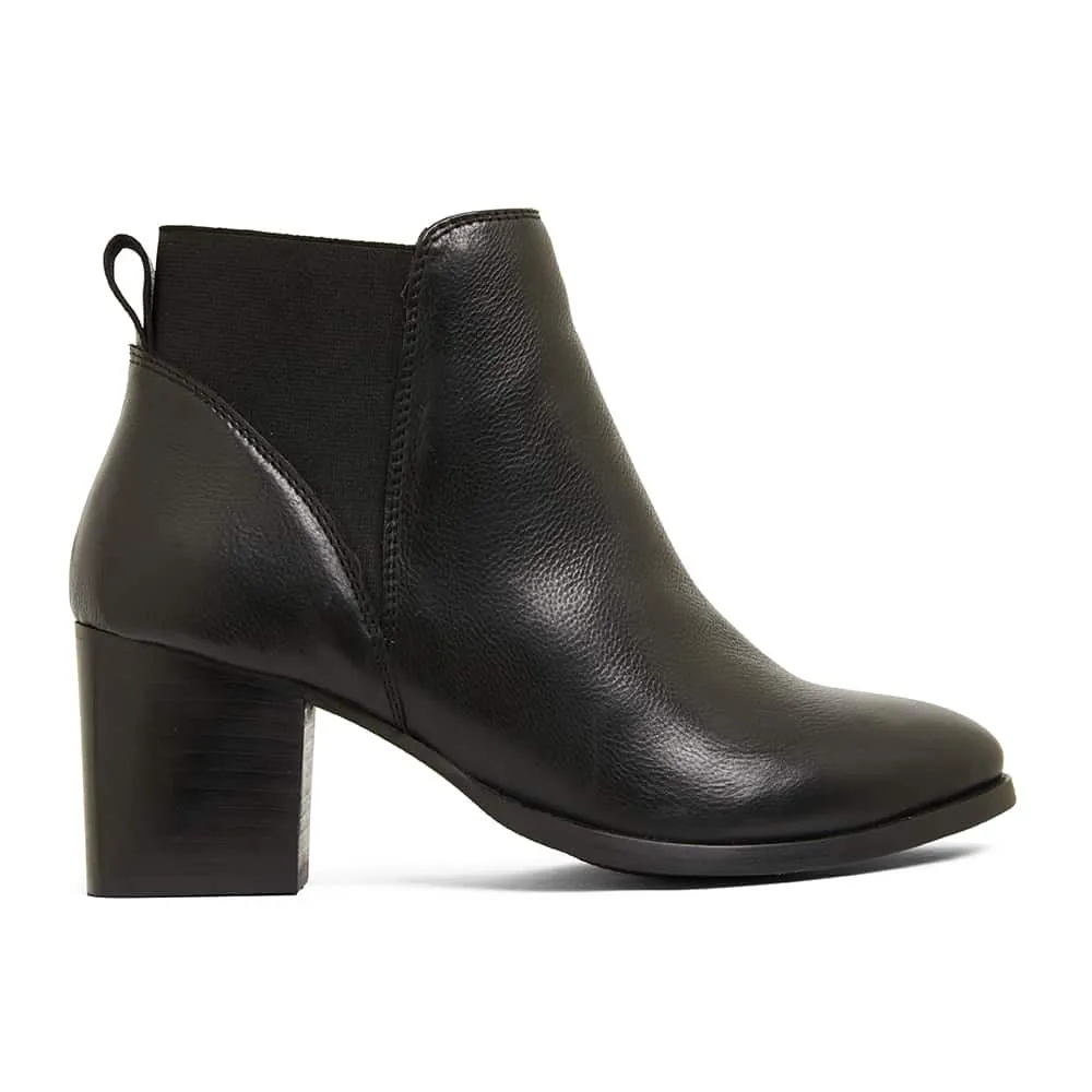 Taurus Boot in Black Leather