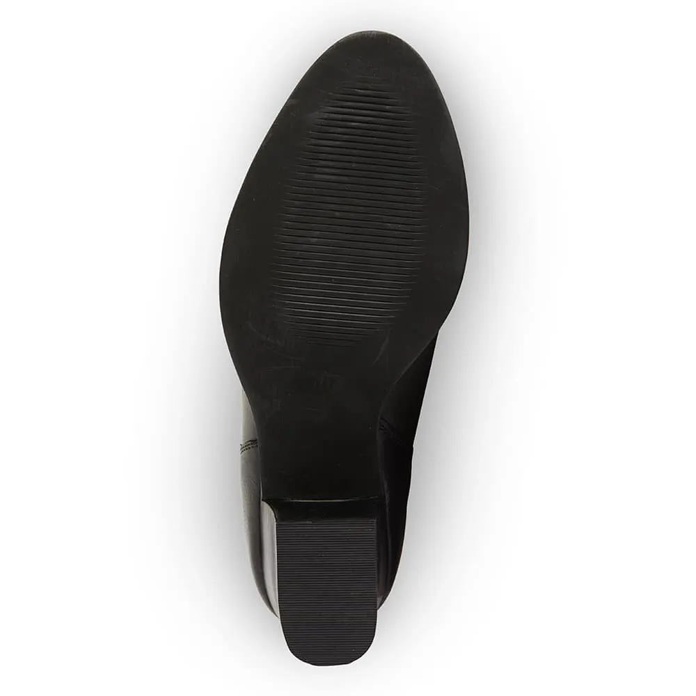 Taurus Boot in Black Leather