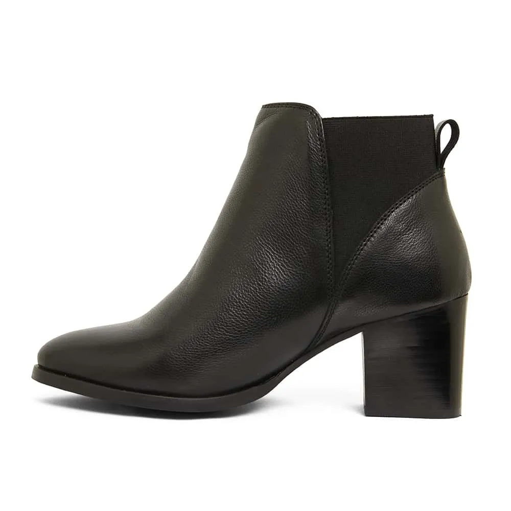 Taurus Boot in Black Leather
