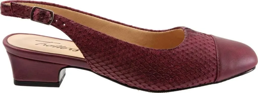 Trotters Women's DEA Ballet Flat