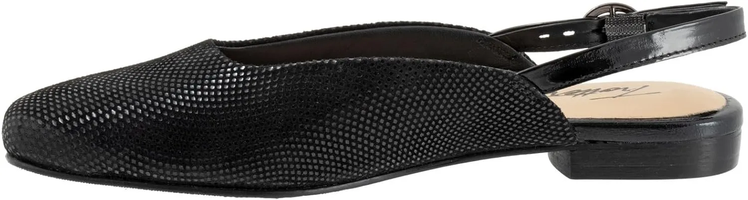 Trotters Women's Holly Ballet Flat