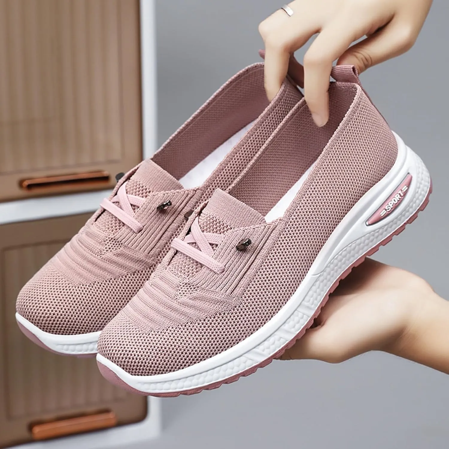 Women's Soft Sole Mesh Comfort Orthopedic Shoes with Arch Support Memory Foam Go Walking Sneakers Slip on Shoes